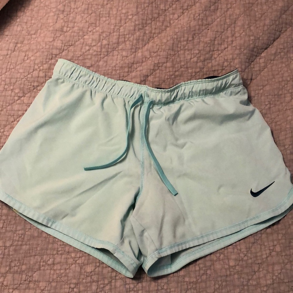 woman’s nike shorts